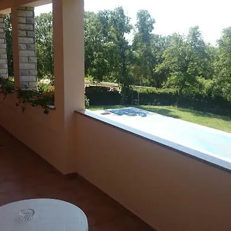 Pansion Oliva 3* Krnica