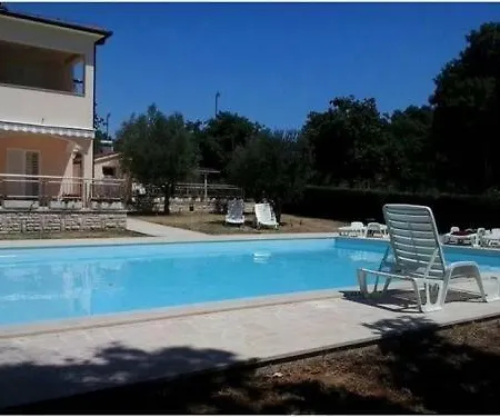 Pansion Oliva 3*