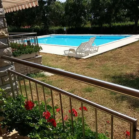 Pansion Oliva Pensjonat 3*