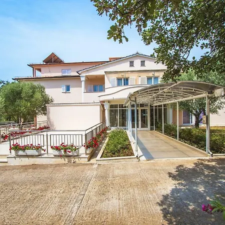 Pansion Oliva Pensjonat 3*