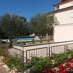 Pansion Oliva קרניצה
