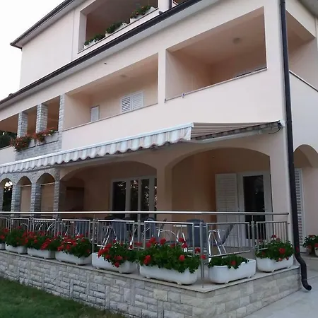 Guest house Pansion Oliva Krnica