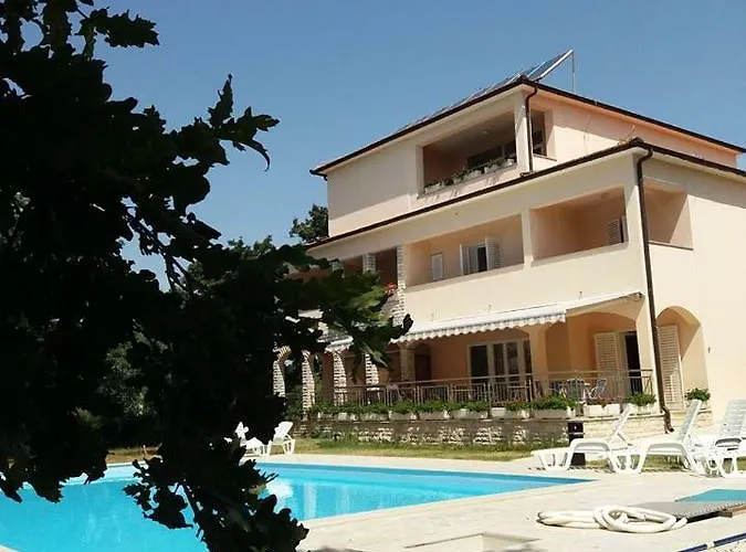 Pansion Oliva 3* Krnica