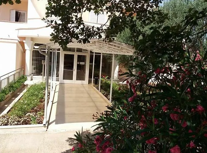 Maison d'hôtes Pansion Oliva 3*