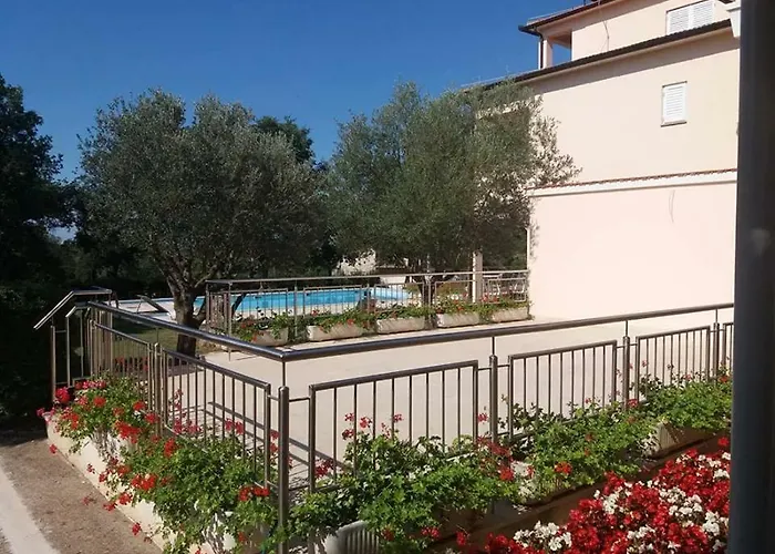 Pansion Oliva Krnica